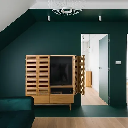 Colors - Tylko 10 Minut Piechota Od Energylandii Zator